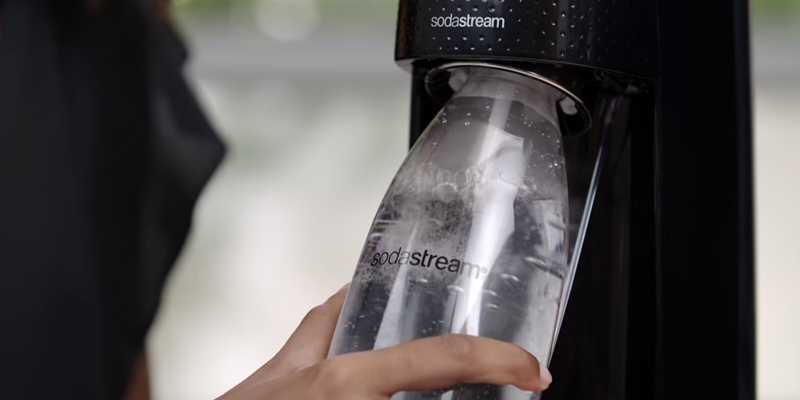 SodaStream Fizzi Water Maker in the use - Bestadvisor