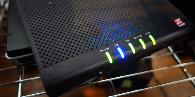 Zoom DOCSIS 3.0 Cable Modem in the use - Bestadvisor