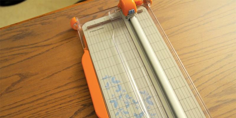 Review of Fiskars Portable Paper Trimmer