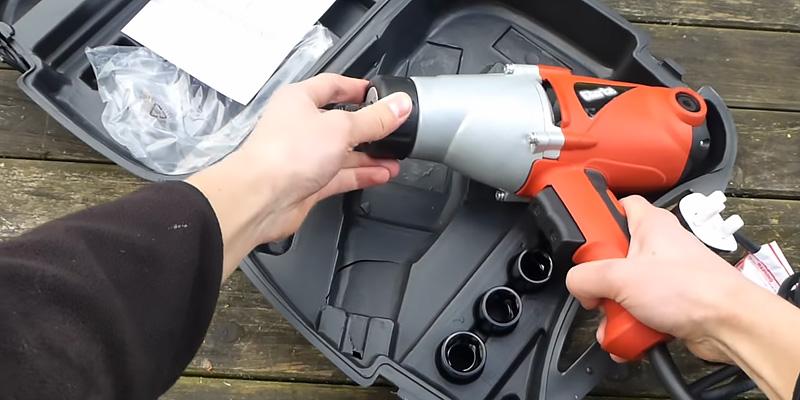 Clarke CEW1000 Electric Impact Wrench in the use - Bestadvisor