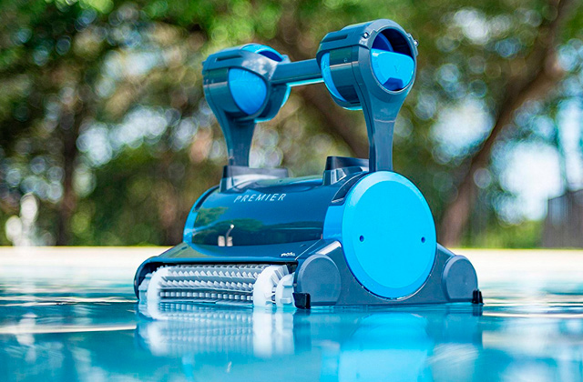 Comparison of Robotic Pool Cleaners