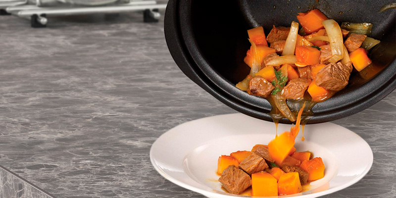 Morphy Richards 460012 3.5L Slow Cooker Sear and Stew in the use - Bestadvisor
