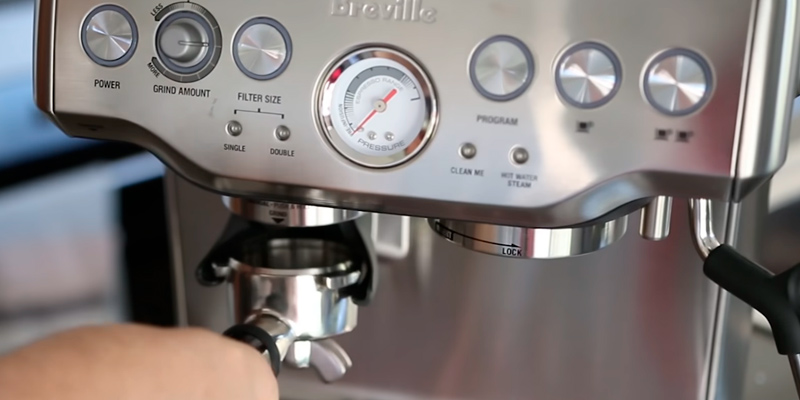 Sage BES875UK The Barista Express with Temp Control Milk Jug in the use - Bestadvisor