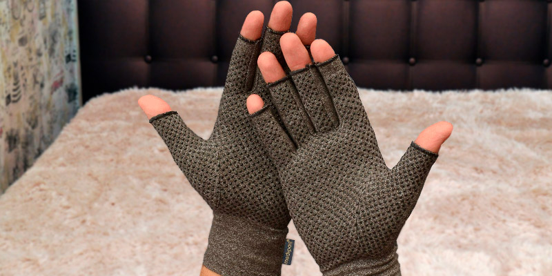 Review of Medipaq fingerless Anti-Arthritis Gloves with Grip