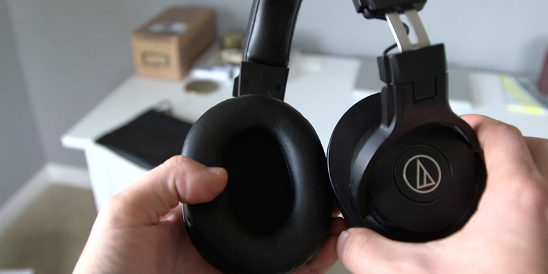 Audio-Technica ATH-M30X Over-Ear Headphones in the use - Bestadvisor
