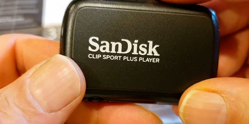 SanDisk SDMX30-032G-G46K 32GB MP3 Player in the use - Bestadvisor