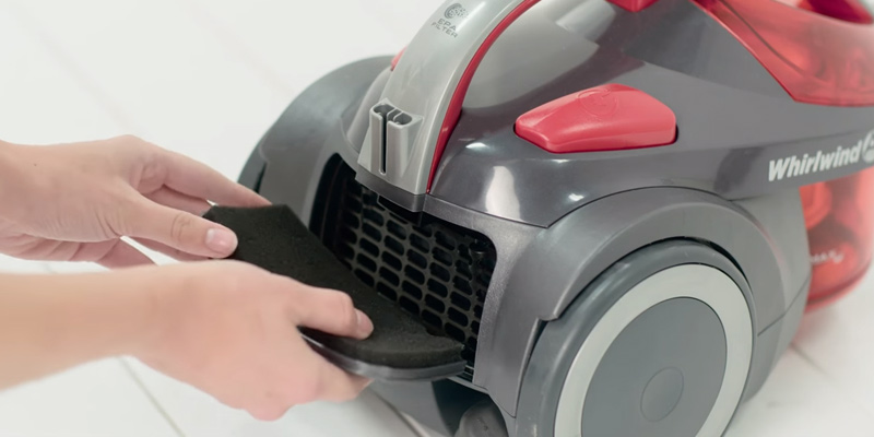 Hoover SE71WR02 Whirlwind Cylinder Vacuum Cleaner in the use - Bestadvisor