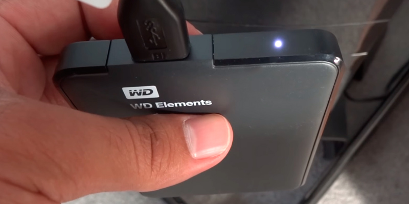 WD Elements Portable External Hard Drive for PC / PS4 / PS5 in the use - Bestadvisor