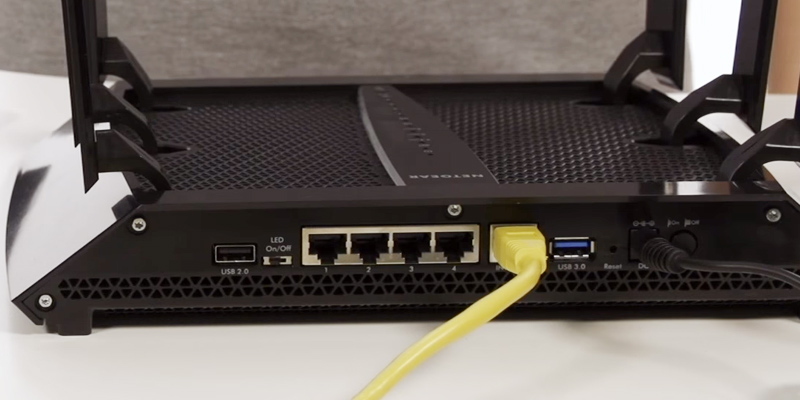 NETGEAR (R8000-100UKS) Smart Wi-Fi Router in the use - Bestadvisor