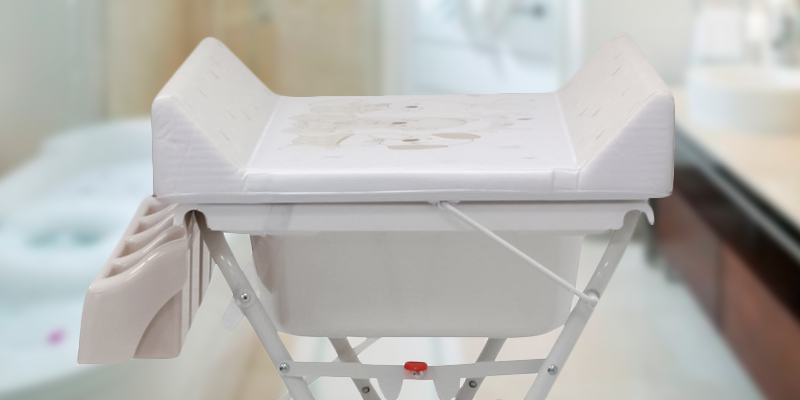 IB-Style Friends Changing Table and Bath in the use - Bestadvisor