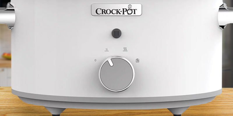 Crock-Pot CSC038 DuraCeramic Saute Slow Cooker in the use - Bestadvisor