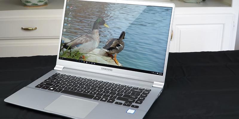 Samsung NP900X5L 15.6 inch Ultrabook in the use