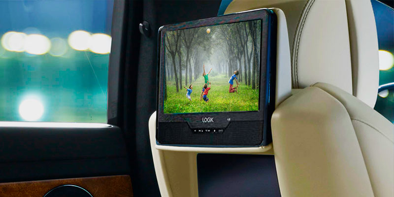 LOGIK L9DUALM13 9-Inch Twin Screen Portable Dual Car DVD Player in the use - Bestadvisor