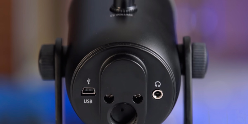 Blue Yeti USB Condenser Microphone in the use - Bestadvisor