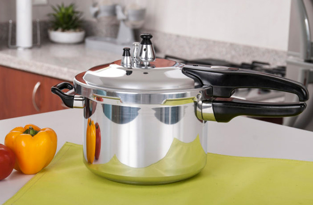 Comparison of Pressure Cookers to Prepare Healthy and Tasty Meals in no Time