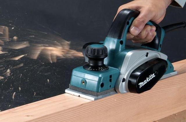 Best Electric Hand Planers for Carpenters and DIY Woodworkers  