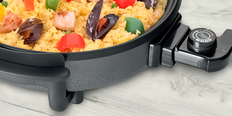 Quest 35500 Multifunctional 40cm Electric Cooker in the use - Bestadvisor