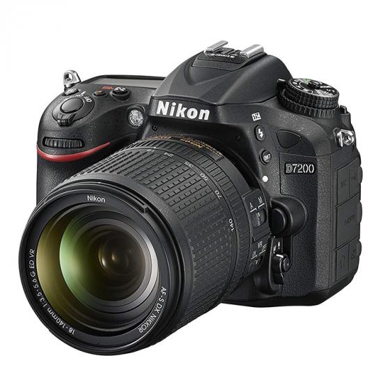 Nikon D7200 DSLR Camera + 18-105 mm VR Lens