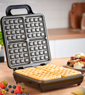 Review of VonShef 13/307 Large Quad Belgian Waffle Maker