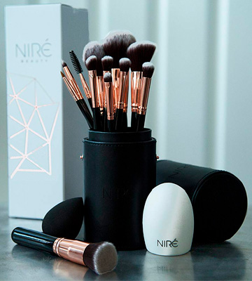 Review of Niré Artistry with Beauty Blender and Brush Cleaner