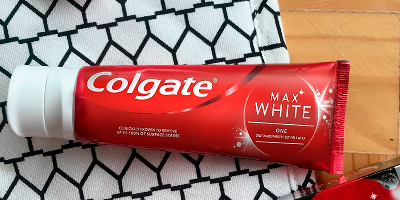 Review of Colgate Max White Whitening Toothpaste