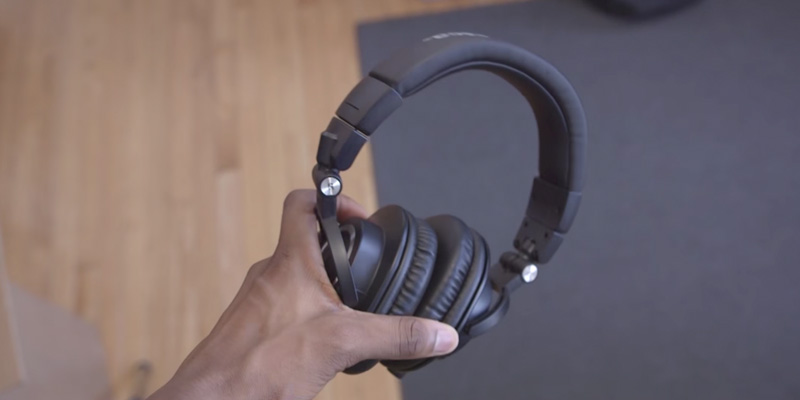 Review of Audio-Technica ATH-M50x Professional Monitor Headphones