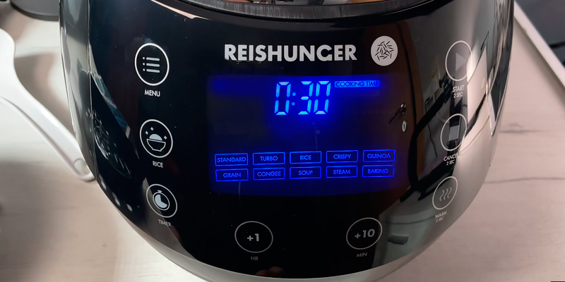 Reishunger Digital Rice Cooker and Steamer in the use