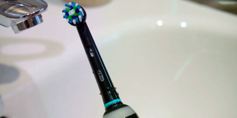 Oral-B Genius 9000 CrossAction Electric Toothbrush in the use