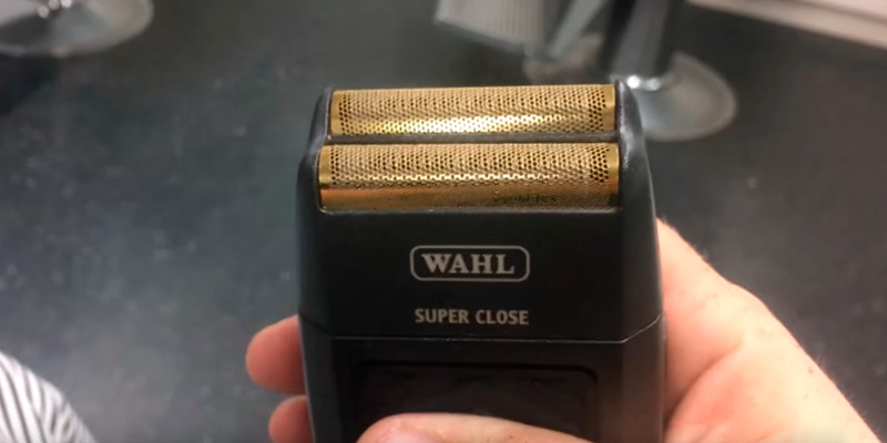 Wahl 5 Star Lithium Foil Shaver in the use