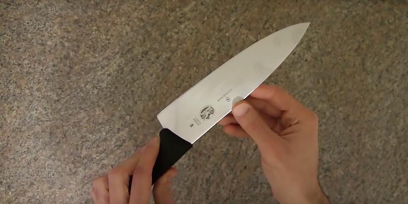 Review of Victorinox Fibrox (5.2003.22) Straight Edge Carving Knife with 22 cm Blade