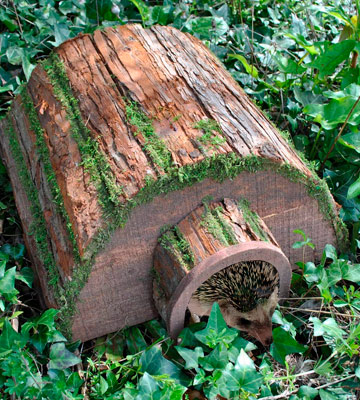 Review of Selections GFJ842 Wooden Barkwood Hogitat Hedgehog House Shelter