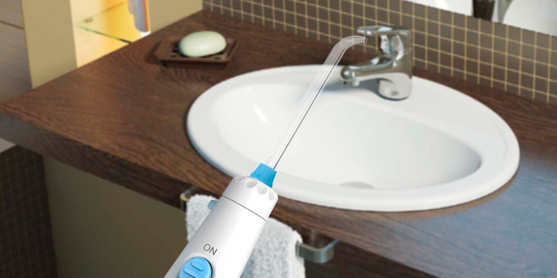 Homgeek 600ML High Capacity Water Flosser for Teeth in the use