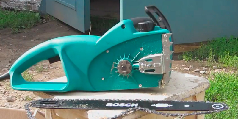 Bosch AKE 40-19 S Electric Chainsaw in the use - Bestadvisor