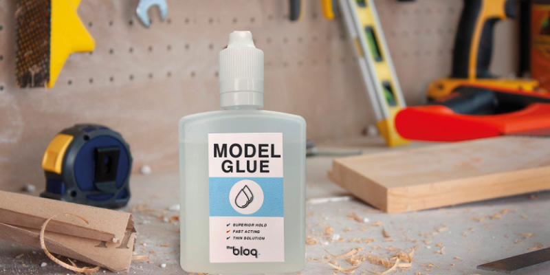 Review of The Bloq Model Glue Plastic Cement
