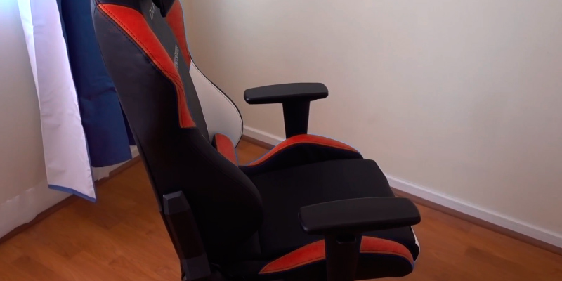 DXRacer OH/DF61/NWR Drifting Series Gaming Chair in the use