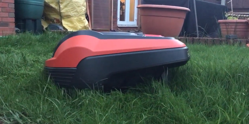 Flymo 1200R Lithium-Ion Robotic Lawnmower in the use