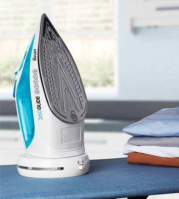 Review of Swan 2-in-1 Cord or Cordless Steam Iron