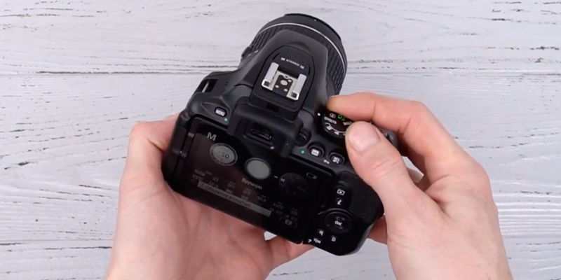 Review of Nikon D5600-1 AF-S 18-55 VR DSLR Camera