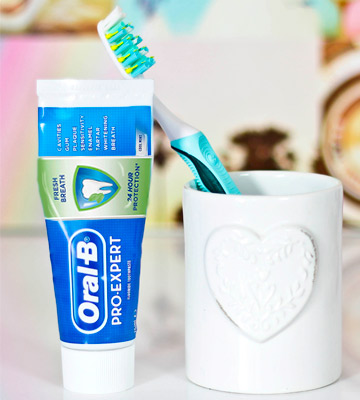 Review of Oral-B Pro-Expert Fresh Breath Toothpaste