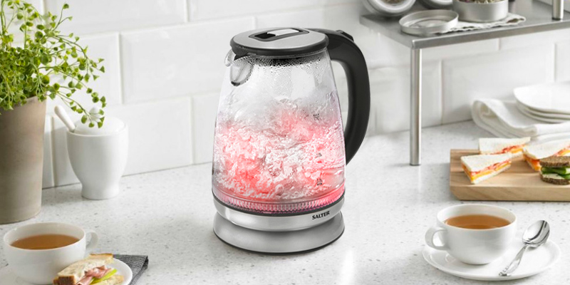 Review of Salter EK2841SS Colour Changing Glass Kettle with Red-Blue LED Illumination