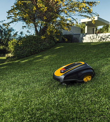 Review of McCulloch ROB 1000 Robotic Lawn Mower