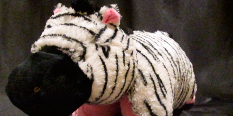 Review of My Pillow Pets Zippity Zebra Dream Lite