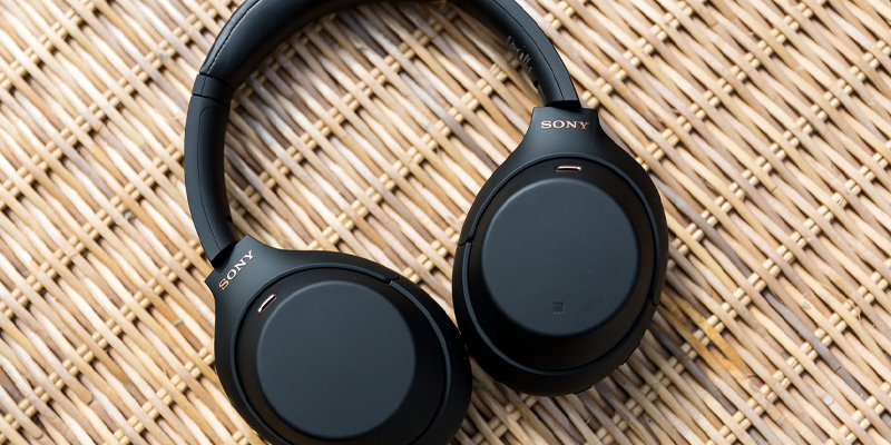 Sony WH-1000XM4 Noise Cancelling Wireless Headphones in the use - Bestadvisor