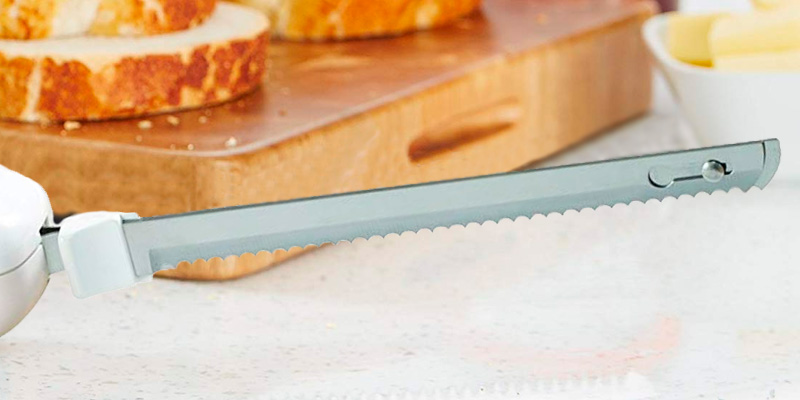 Russell Hobbs 13892 Electric Carving Knife in the use