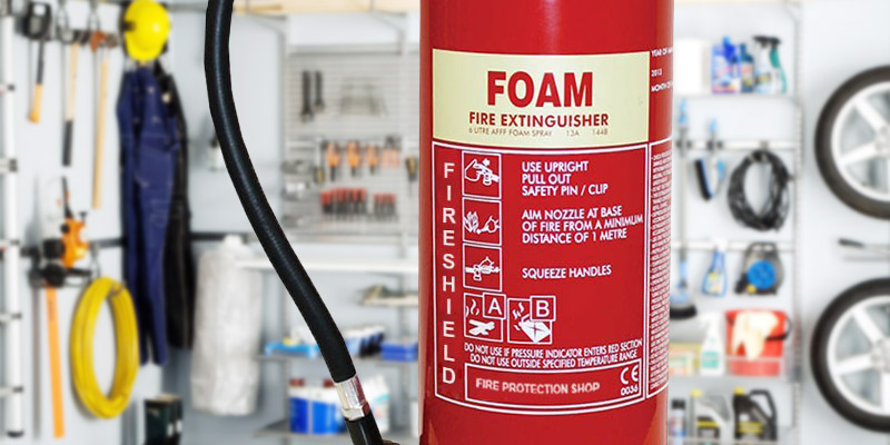FireShield PRO 02903/253 Foam Extinguisher in the use - Bestadvisor