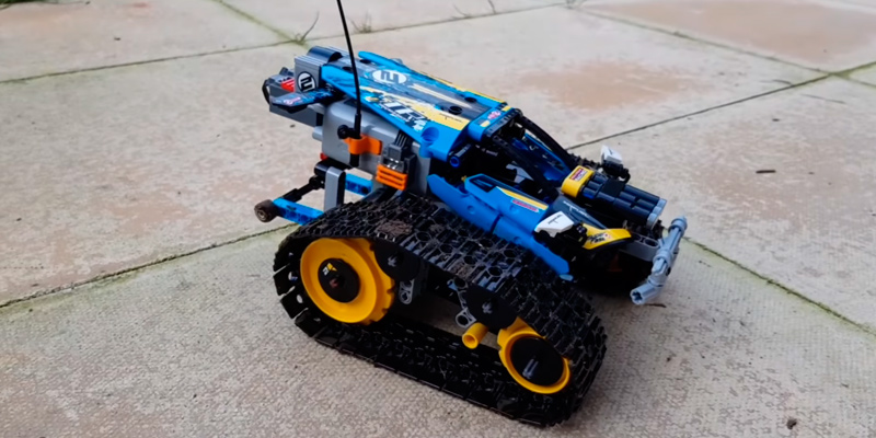 Review of LEGO 42095 Technic Remote-Controlled Stunt Racer