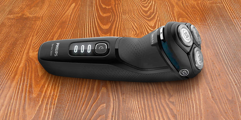 Review of Philips New Series 3000 (S3233/52) Electric Shaver
