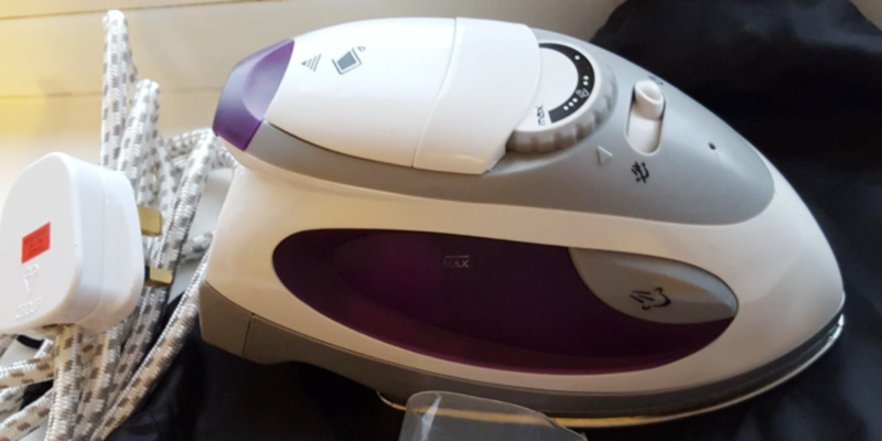 Review of Swan SI3070N Travel Iron with Pouch