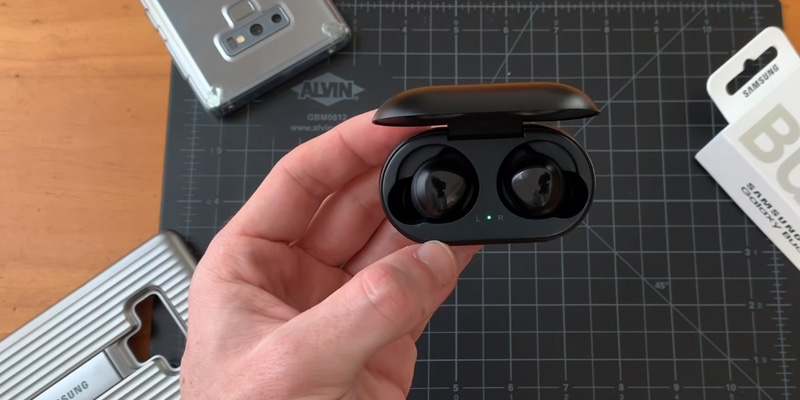Review of Samsung Galaxy Buds (SM-R170) True Wireless Earbuds by AKG (up to 20H Playtime, IPX2 Water resistant)
