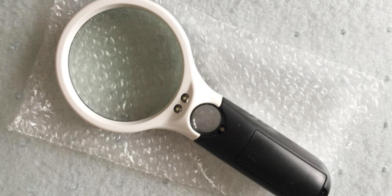 Review of BearMoo MF02 Magnifying Glass with 3 LED Lights